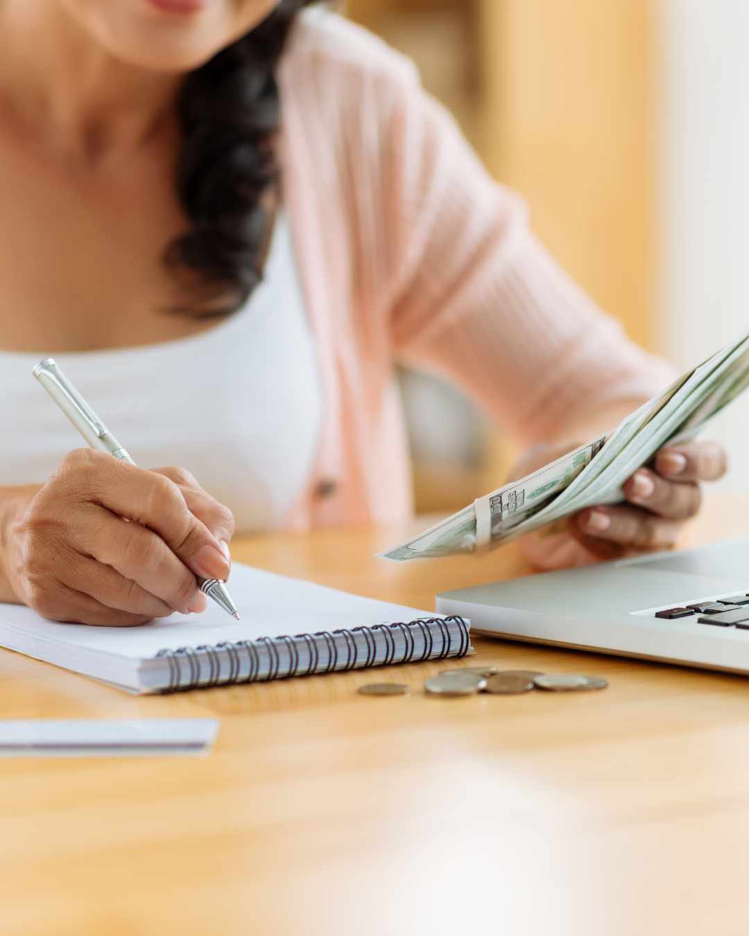 Simple budgeting for beginners showing monthly expenses and savings