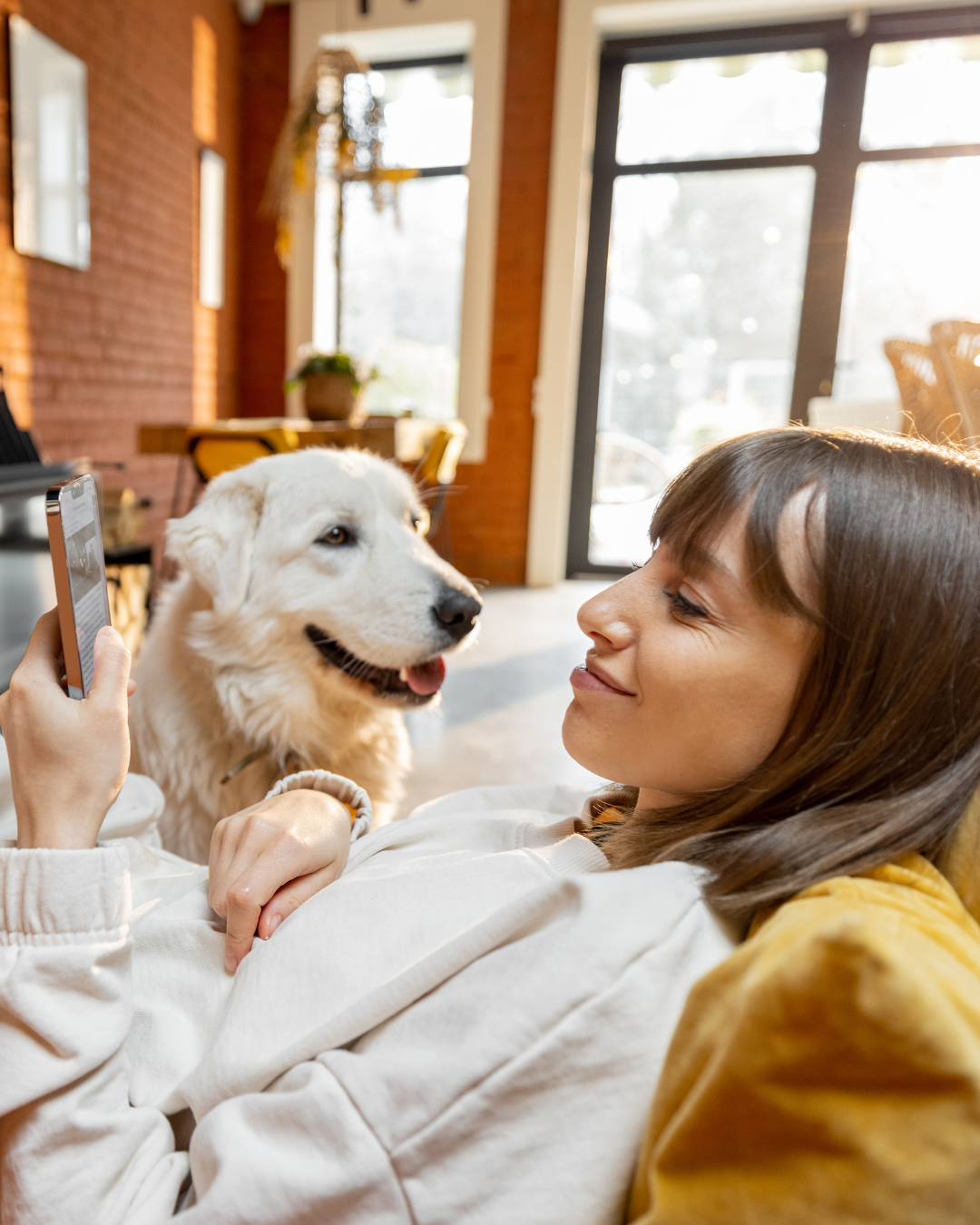 Sivutyö kotona kyselyihin vastaaminen puhelimella.