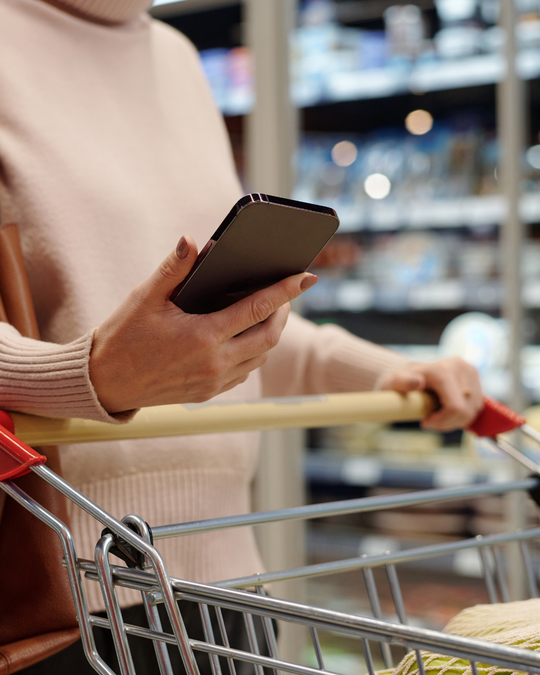 Säästövinkit arjessa: ostoslista ja budjetointi kaupassa.