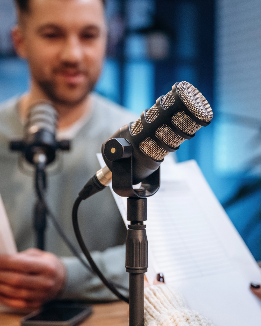 Voice over -sivutyö kotona lisätulon hankkimiseen.