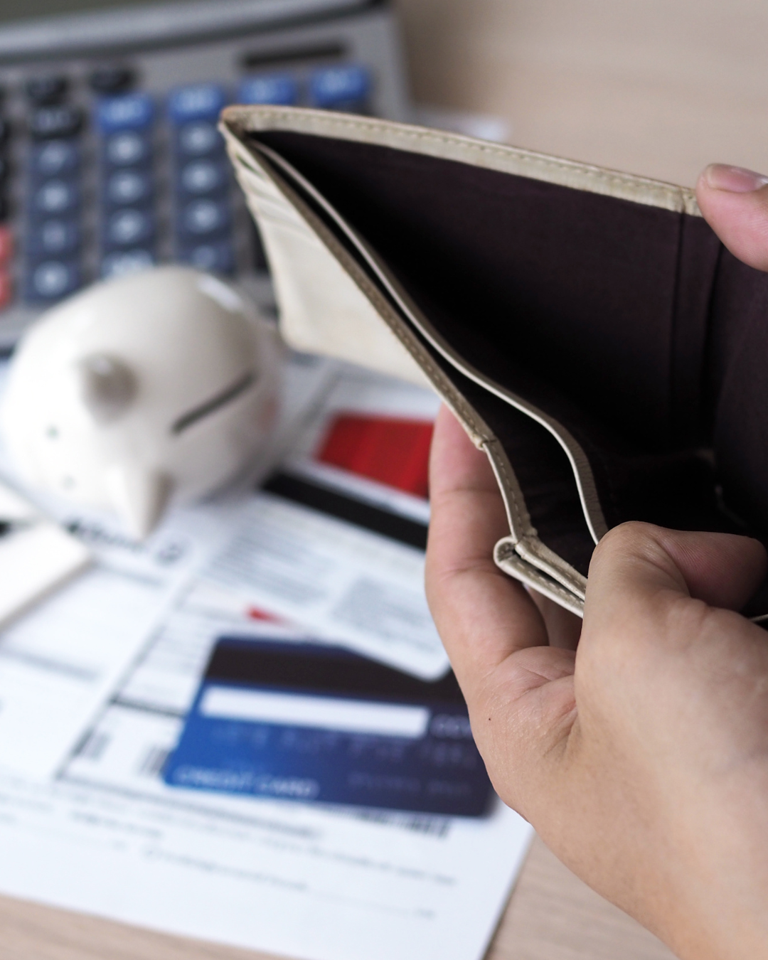 Kun tunnistat omat kulutustottumuksesi ja suunnittelet rahankäyttöä etukäteen, turha kulutus vähenee ja säästäminen helpottuu.