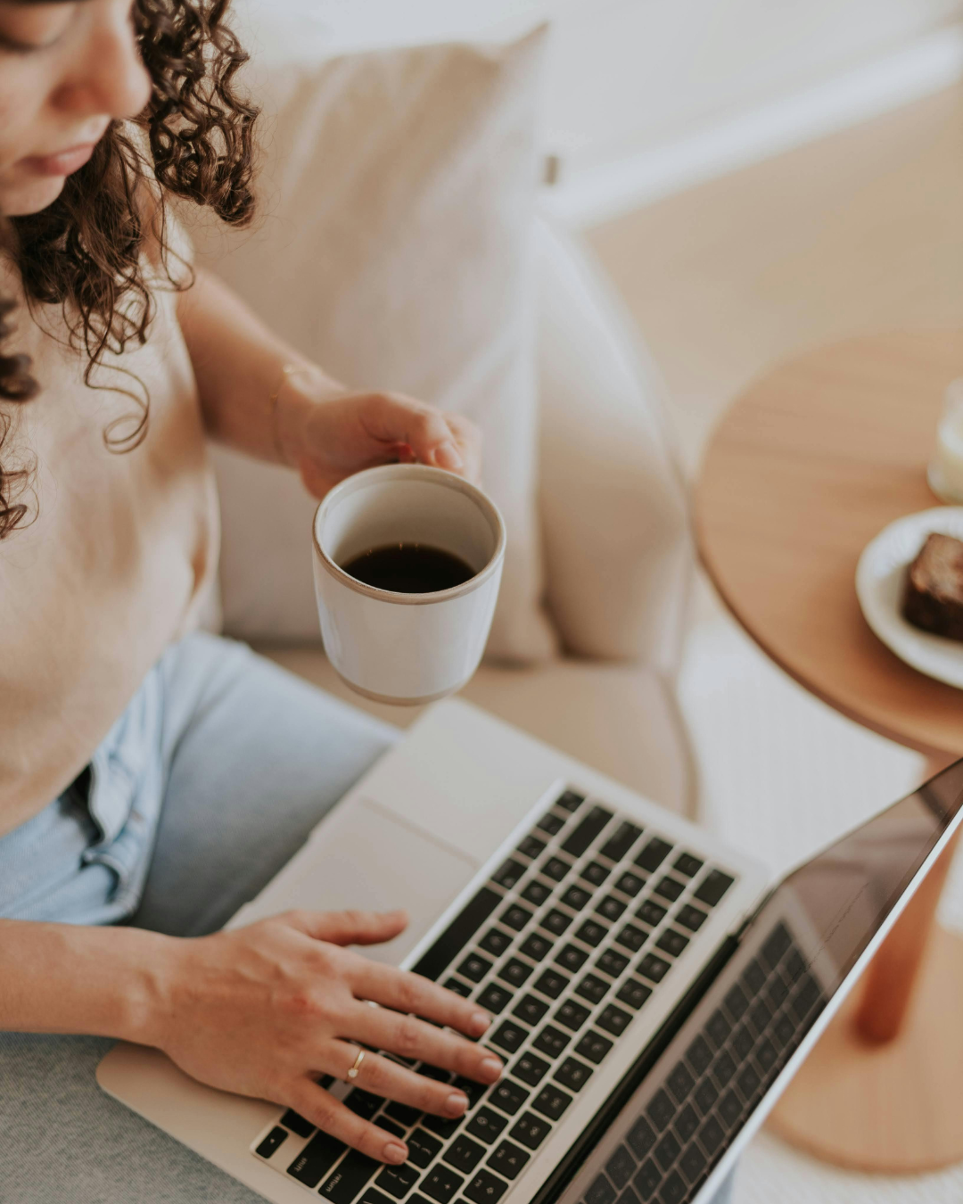 Kirjoittaminen on yksi suosituimmista tavoista ansaita lisätuloja netissä.