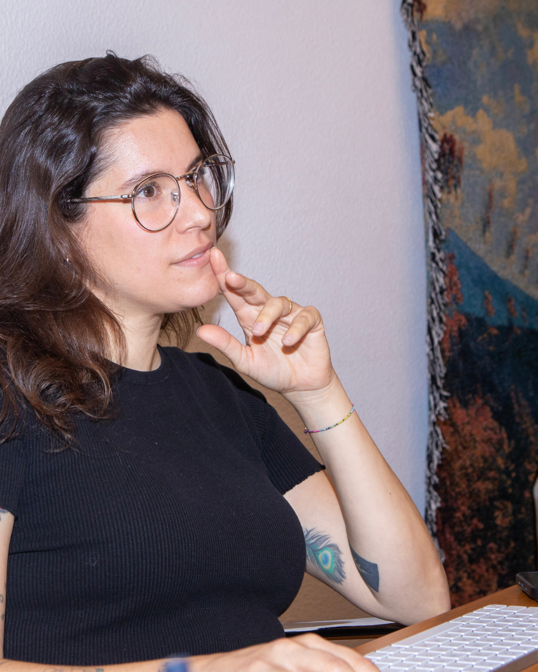 Velkojen yhdistäminen voi selkeyttää taloutta, kun useat velat maksetaan pois yhdellä lainalla.