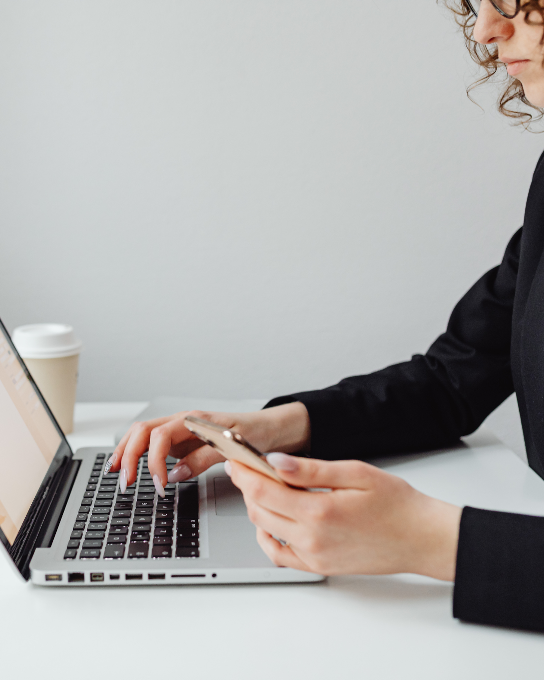 Kannattaako pienyrittäjän tehdä nettisivut itse vai ostaa verkkosivut valmiina?